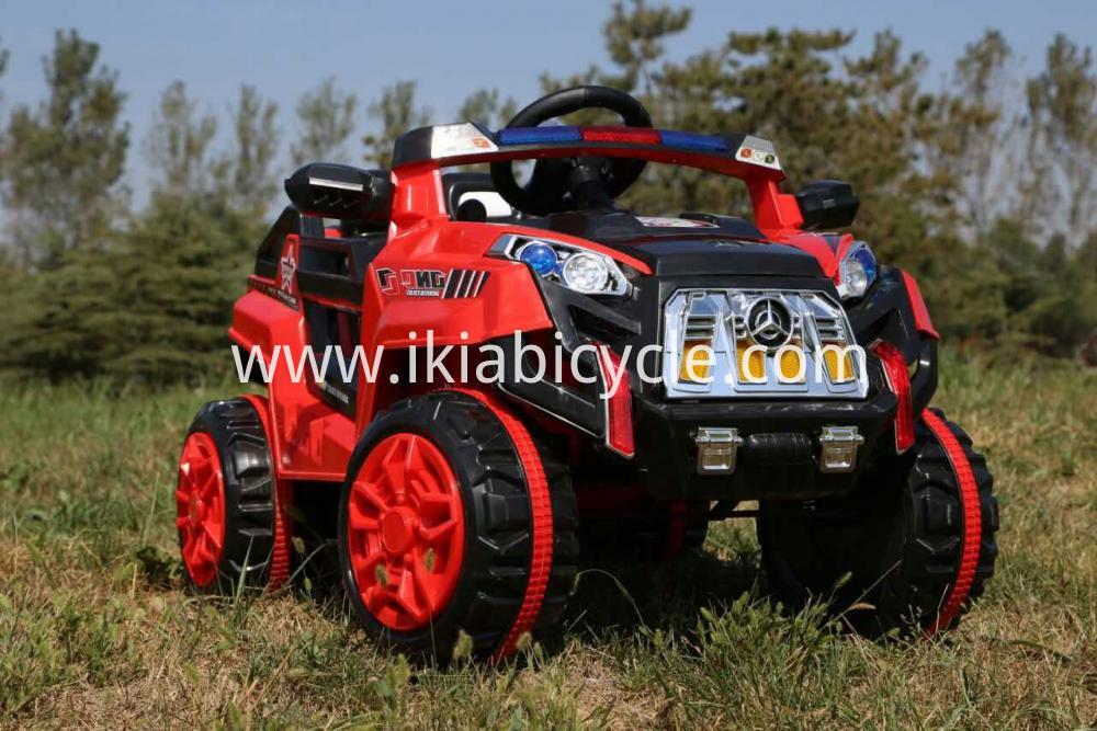 Kid Ride på bil med fjernkontroll